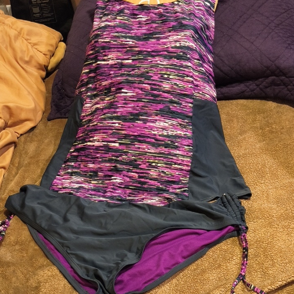 Everlast Purple and Black 2 Peice Tankini Set